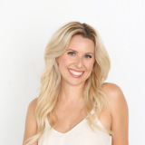 Headshot of Cincinnati Reiki practitioner Alison Papazois